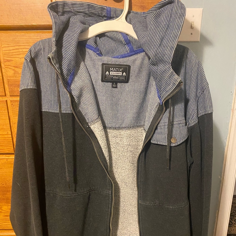 Used Matix zip up hoodie. From the early 2010ish.